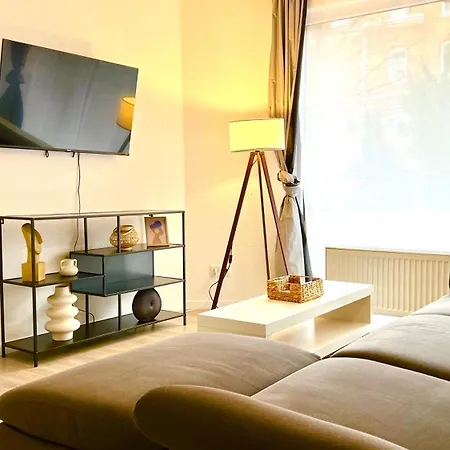 In Linden - Stadtleben - 68qm, Kueche, Bad, 2 Balkons, 5 Personen, Wifi Appartement *