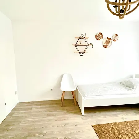 In Linden - Stadtleben - 68qm, Kueche, Bad, 2 Balkons, 5 Personen, Wifi Daire Hannover