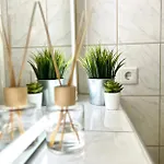 In Linden - Stadtleben - 68qm, Kueche, Bad, 2 Balkons, 5 Personen, Wifi *
