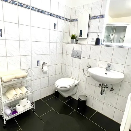 In Linden - Stadtleben - 68qm, Kueche, Bad, 2 Balkons, 5 Personen, Wifi Hanower