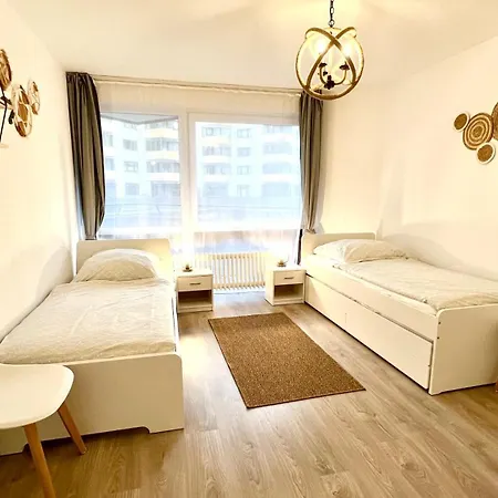 In Linden - Stadtleben - 68qm, Kueche, Bad, 2 Balkons, 5 Personen, Wifi *