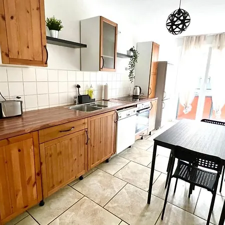 Apartment In Linden - Stadtleben - 68qm, Kueche, Bad, 2 Balkons, 5 Personen, Wifi Hannover