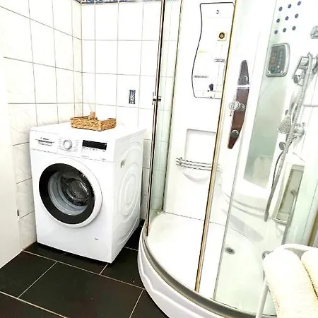 In Linden - Stadtleben - 68qm, Kueche, Bad, 2 Balkons, 5 Personen, Wifi *