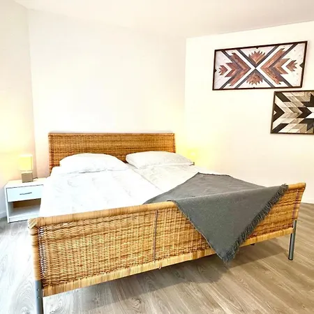 In Linden - Stadtleben - 68qm, Kueche, Bad, 2 Balkons, 5 Personen, Wifi *